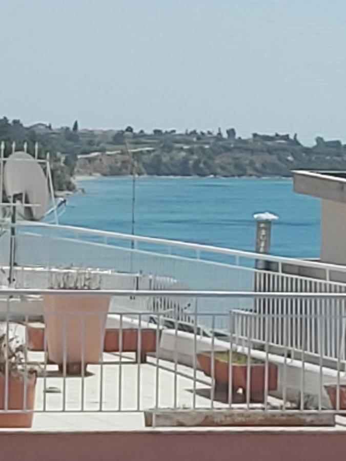 Nea Kallikrateia Grcka Reni Greece Beach Penthaus 3 מראה חיצוני תמונה