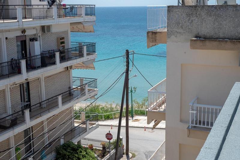 Nea Kallikrateia Grcka Reni Greece Beach Penthaus 3 מראה חיצוני תמונה